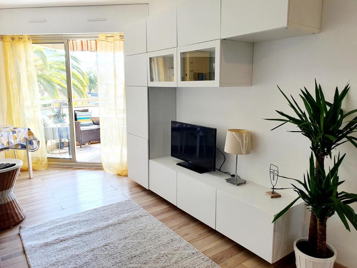 אנטיב Bel Appartement A 50M De La Plage, 2 Pieces Climatisees, Parking Prive מראה חיצוני תמונה