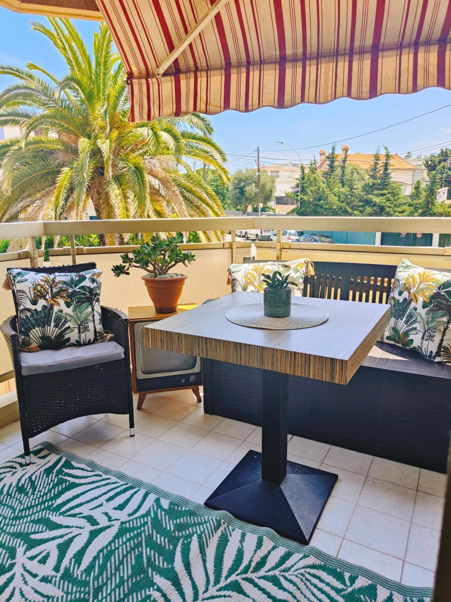 אנטיב Bel Appartement A 50M De La Plage, 2 Pieces Climatisees, Parking Prive מראה חיצוני תמונה